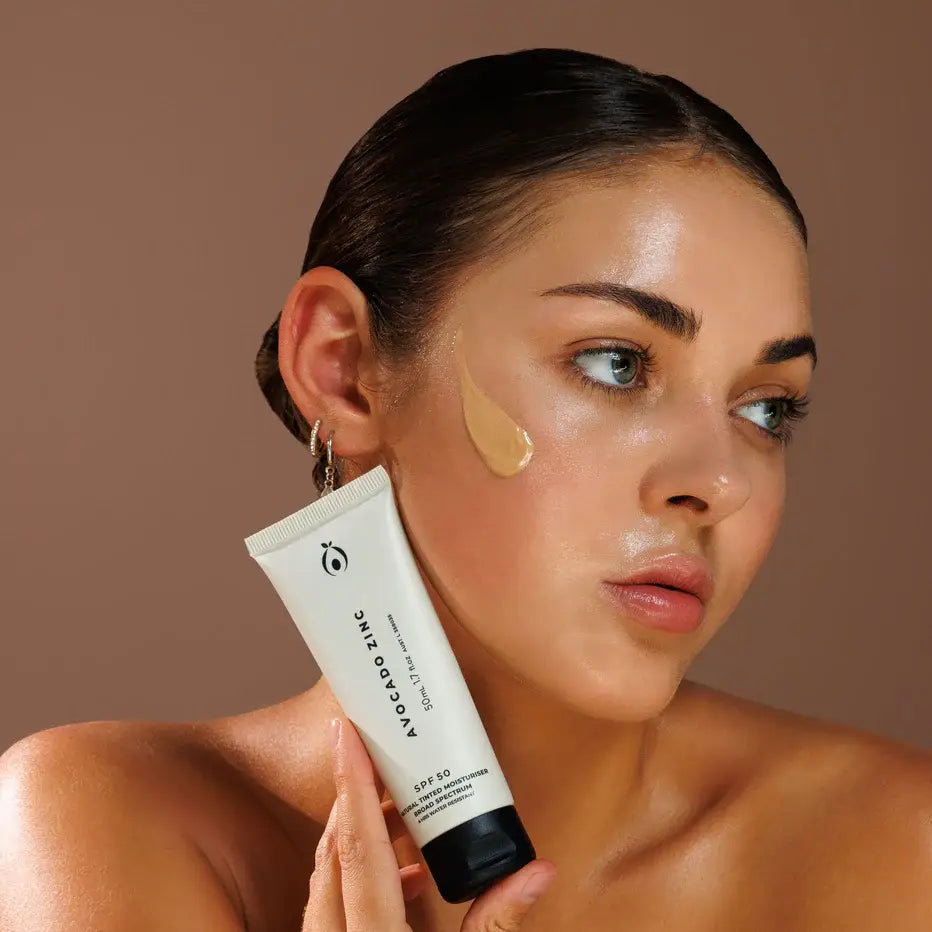 SPF 50 Natural Tinted Moisturiser: Light