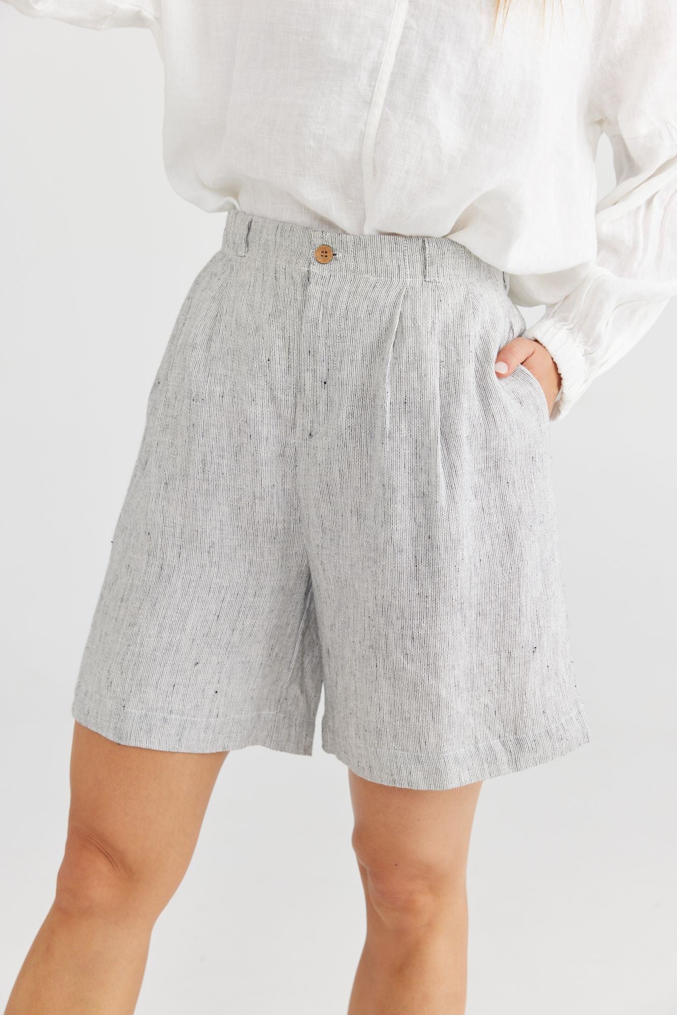 Mandalay Shorts - Silverado