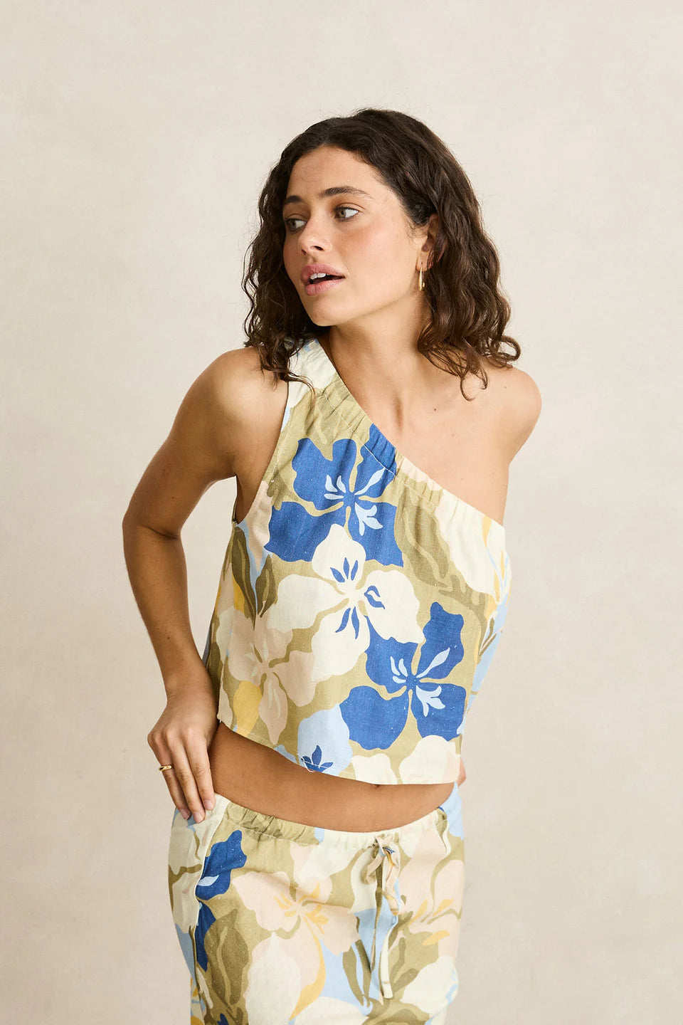 FLORAL ONE SHOULDER TOP - OLIVE