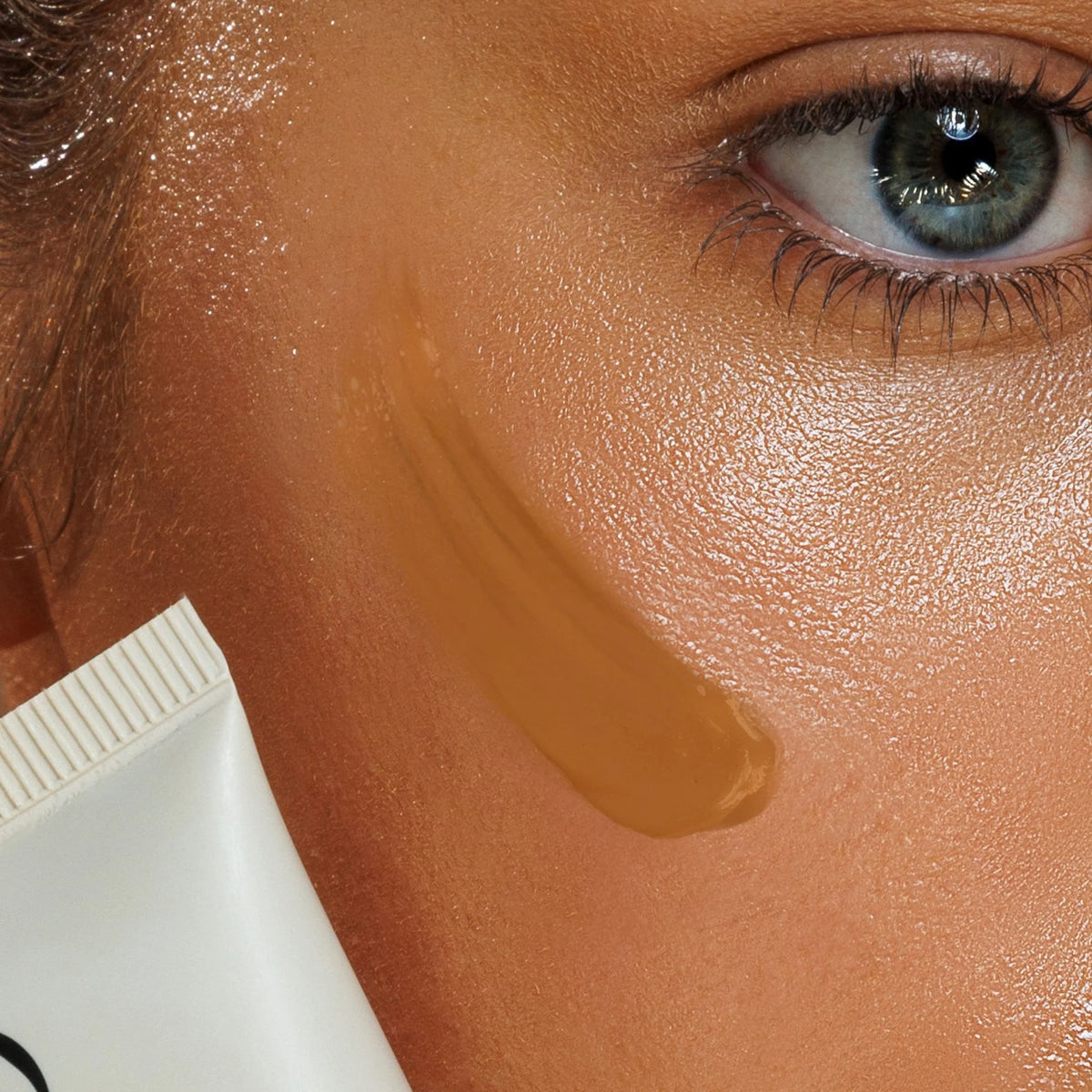 SPF 50 Natural Tinted Moisturiser - medium dark