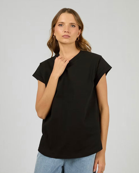 Essential Tee Black