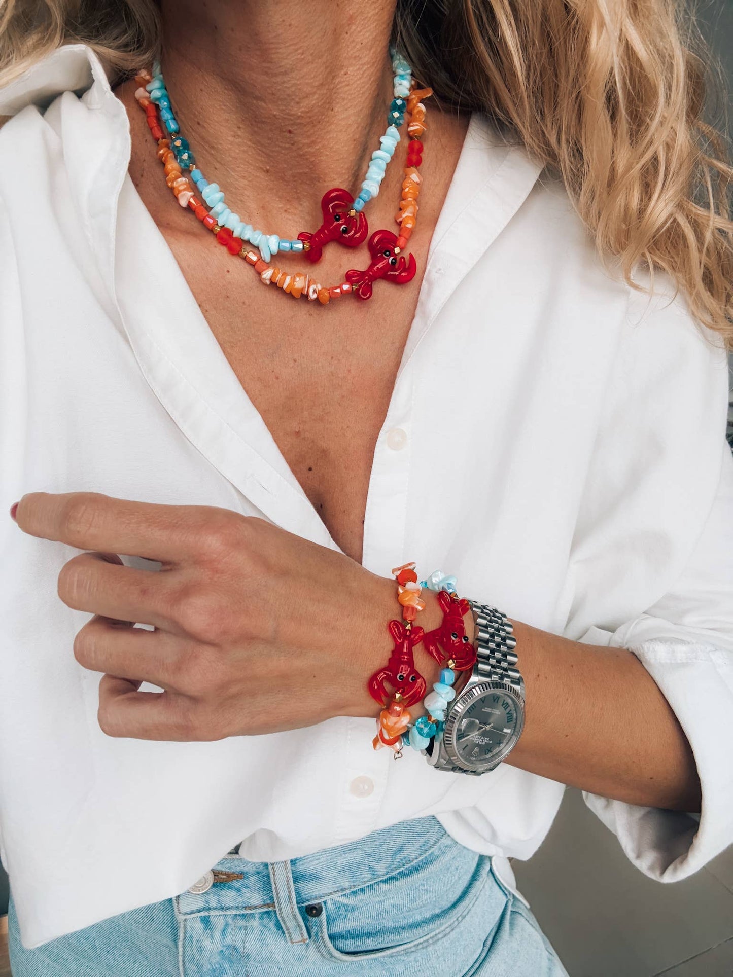 Semiprecious filntisi chips in turquoise with glass lobster: Turquoise