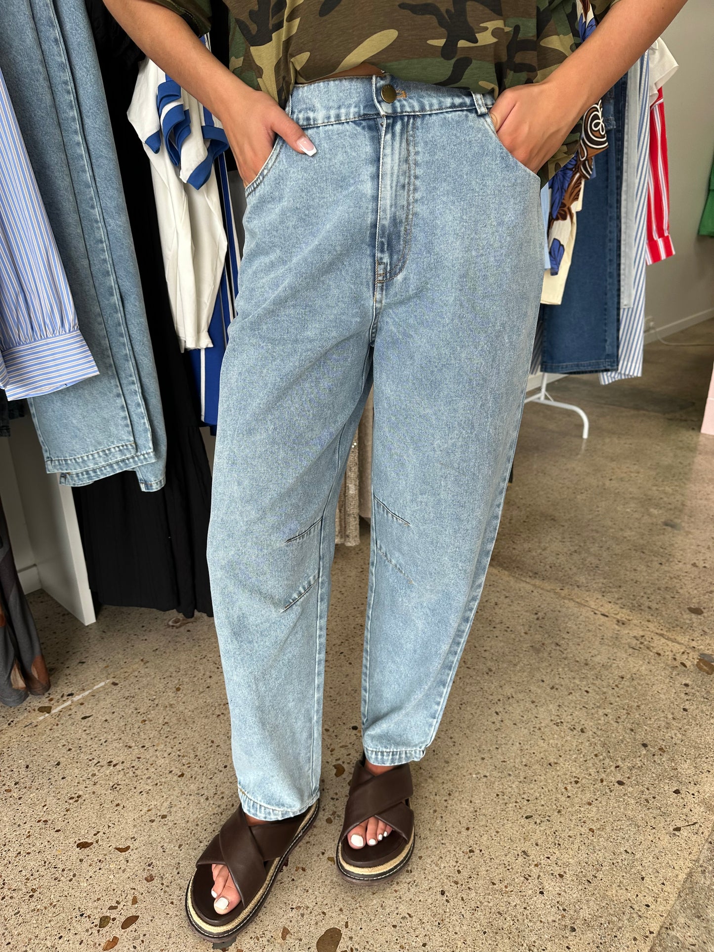 Frankie Barrel Jean