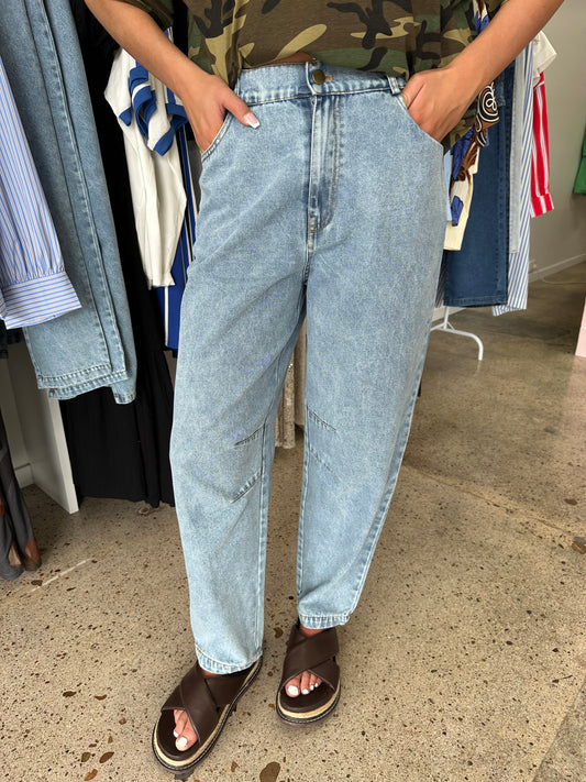 Frankie Barrel Jean
