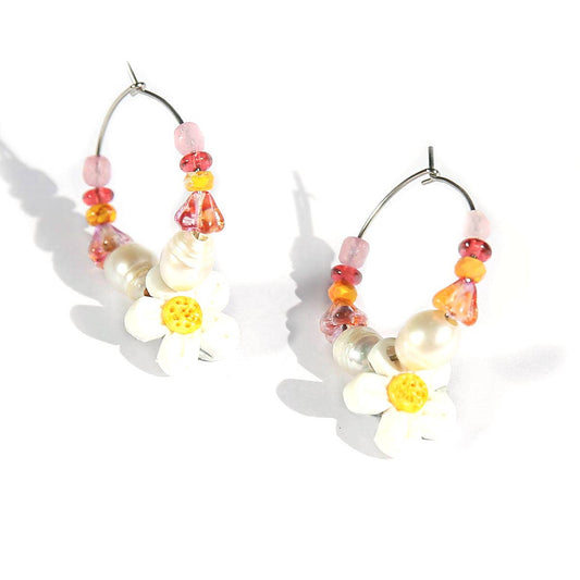Mini Daisy Pearl Hoops