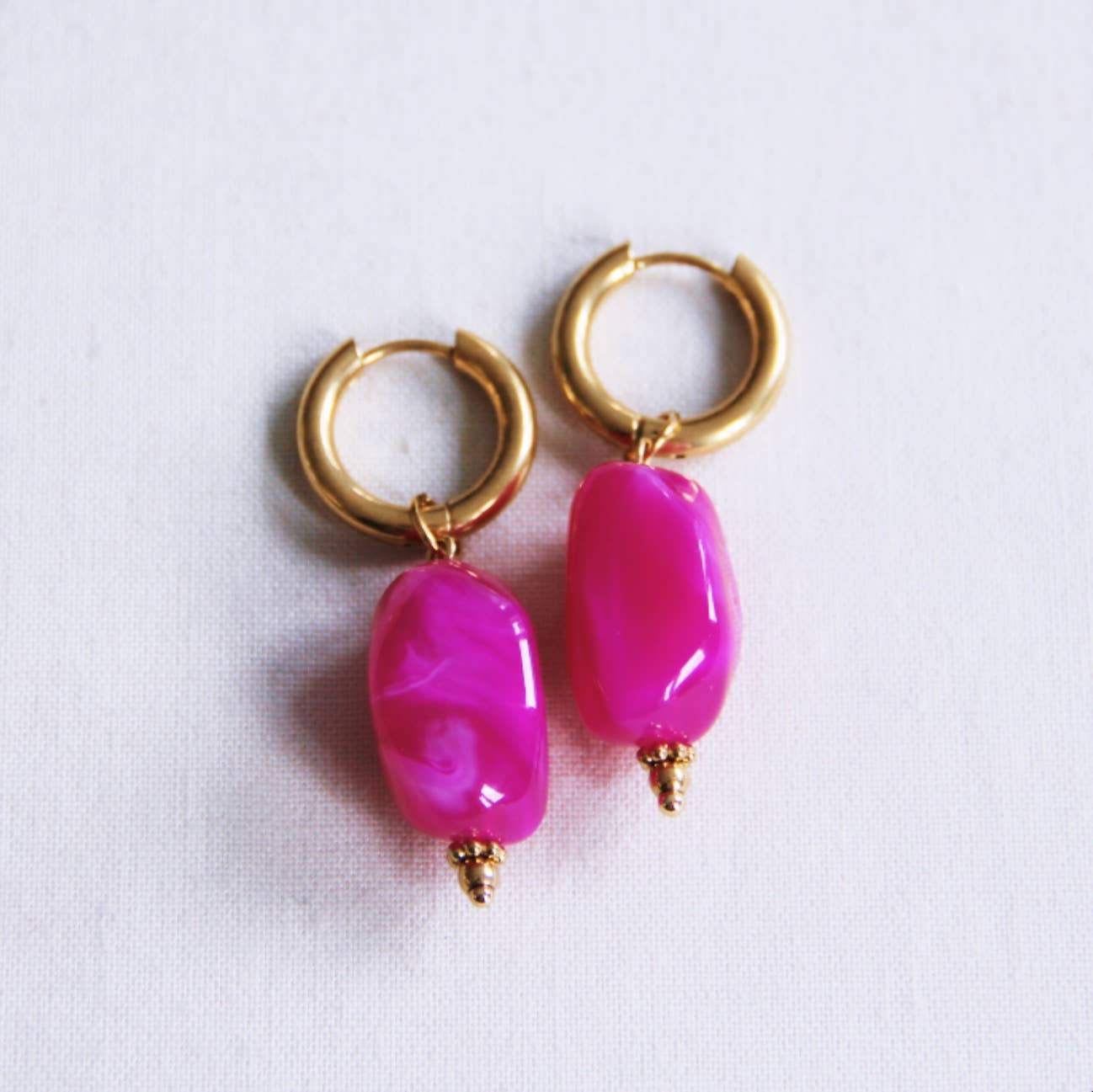 Wide hoop with nugget charm - fuchsia