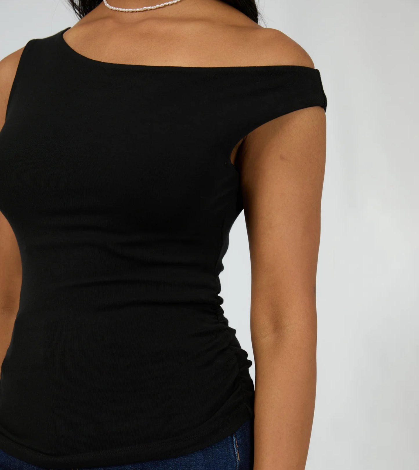 KYLIE OFF SHOULDER TOP - BLACK
