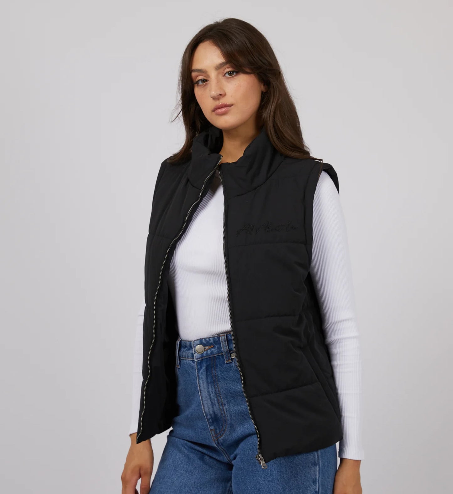 CLASSIC PUFFER VEST - BLACK