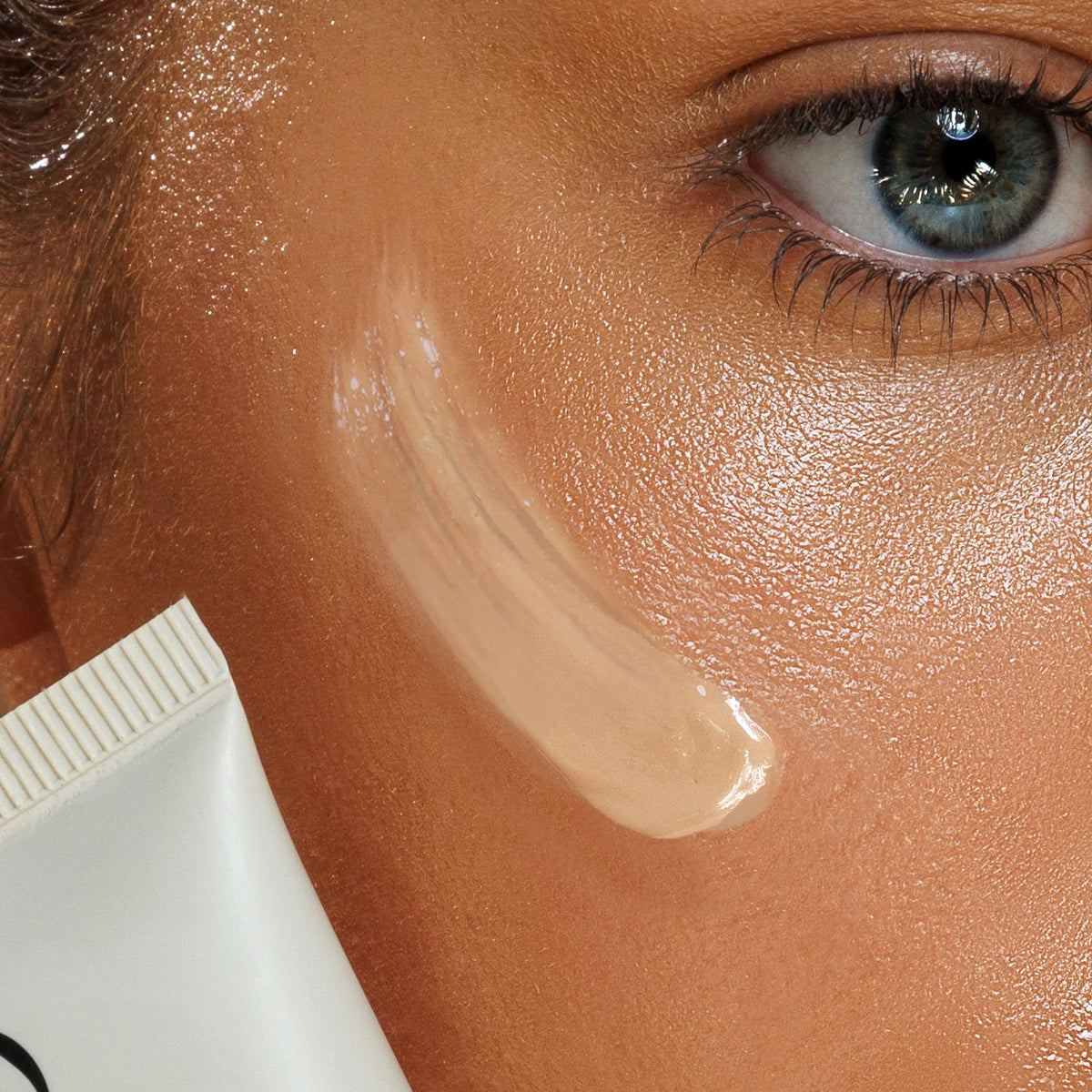 SPF 50 Natural Tinted Moisturiser - light