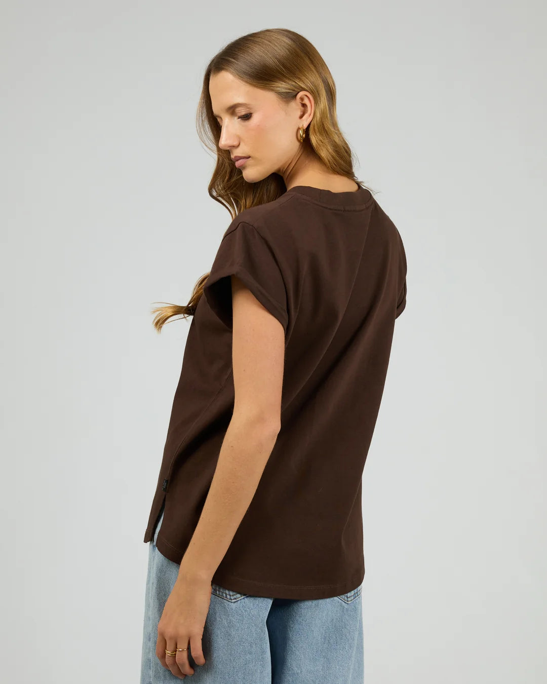 ESSENTIAL TEE - CHOCOLATE