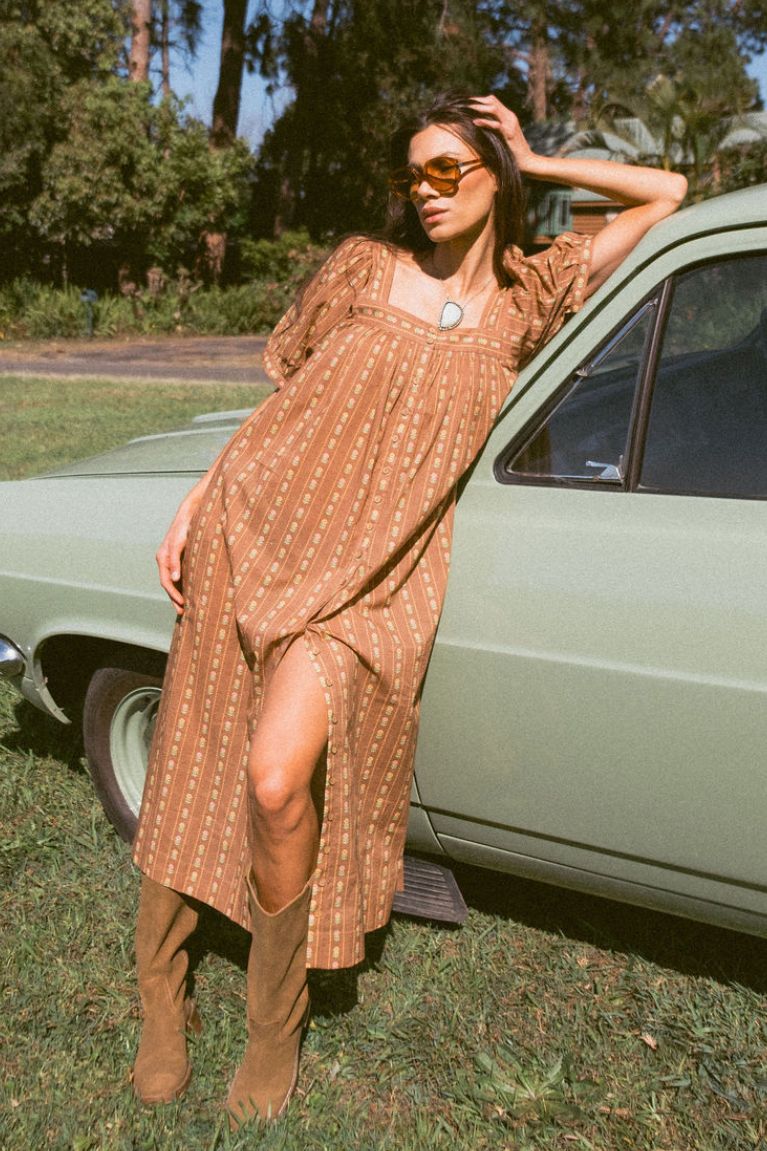 DELILAH SMOCK MIDI DRESS - WALNUT
