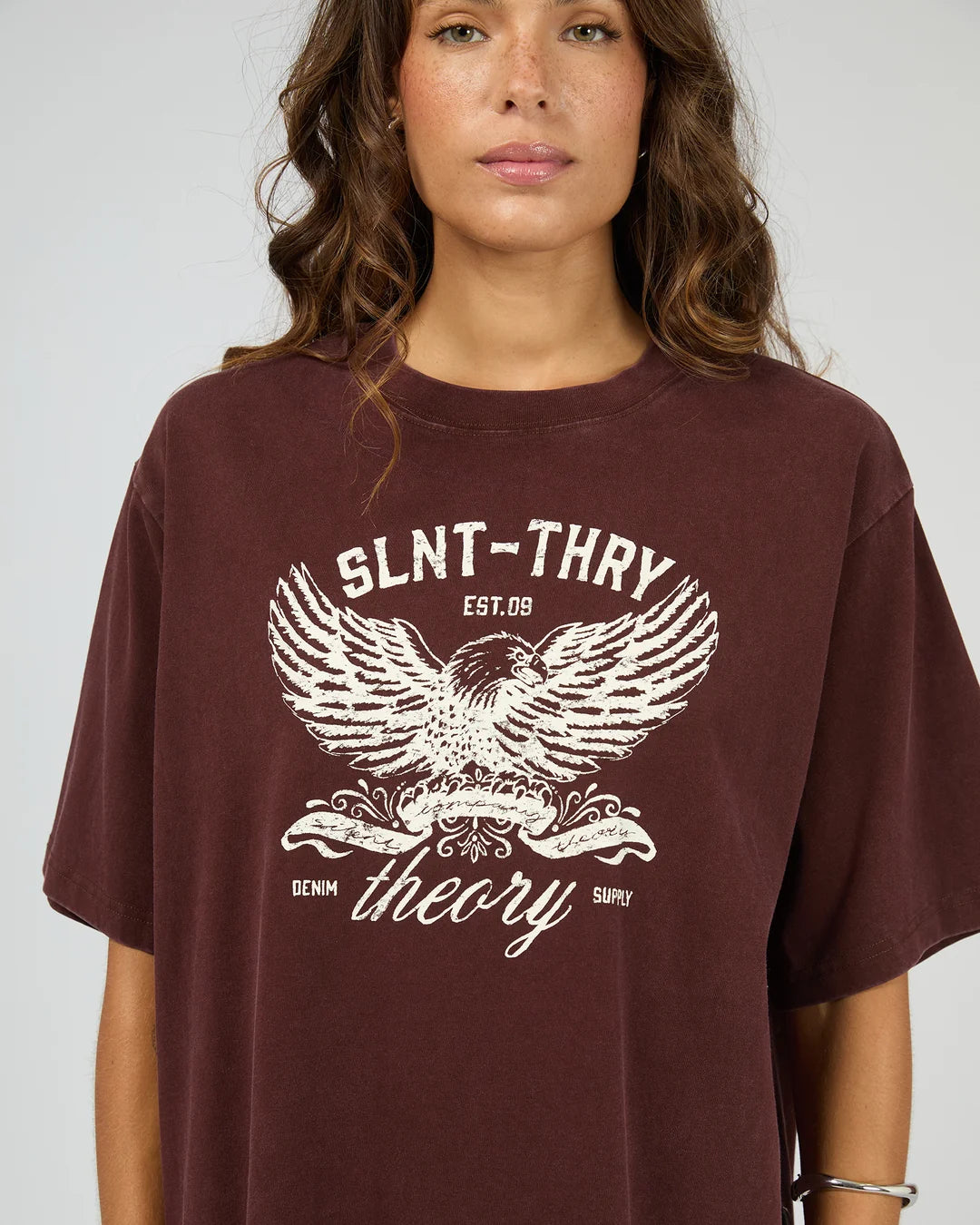 IN TIME RELAXED TEE CHERRY