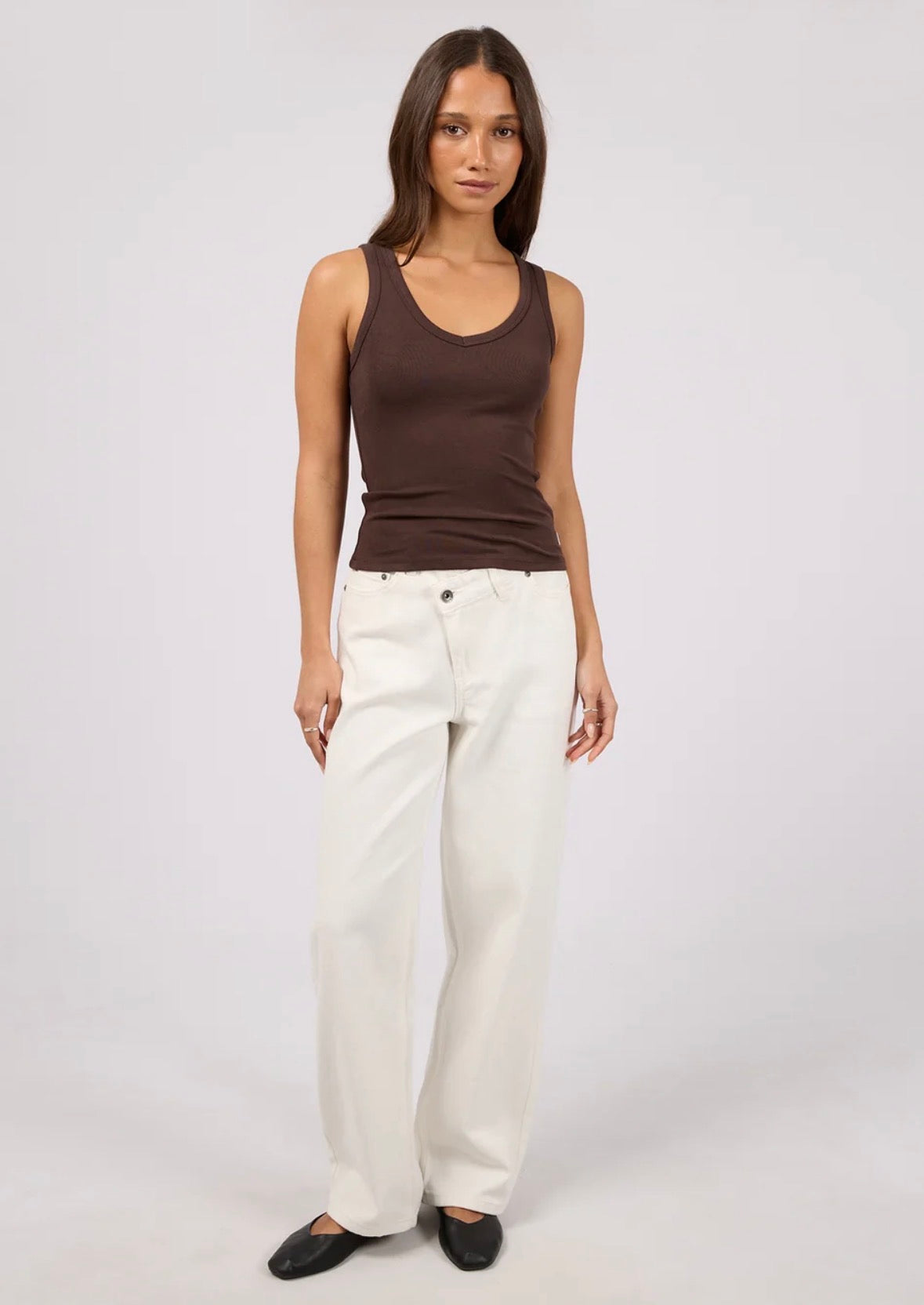 LUXE RIB VEE TANK CHOCOLATE