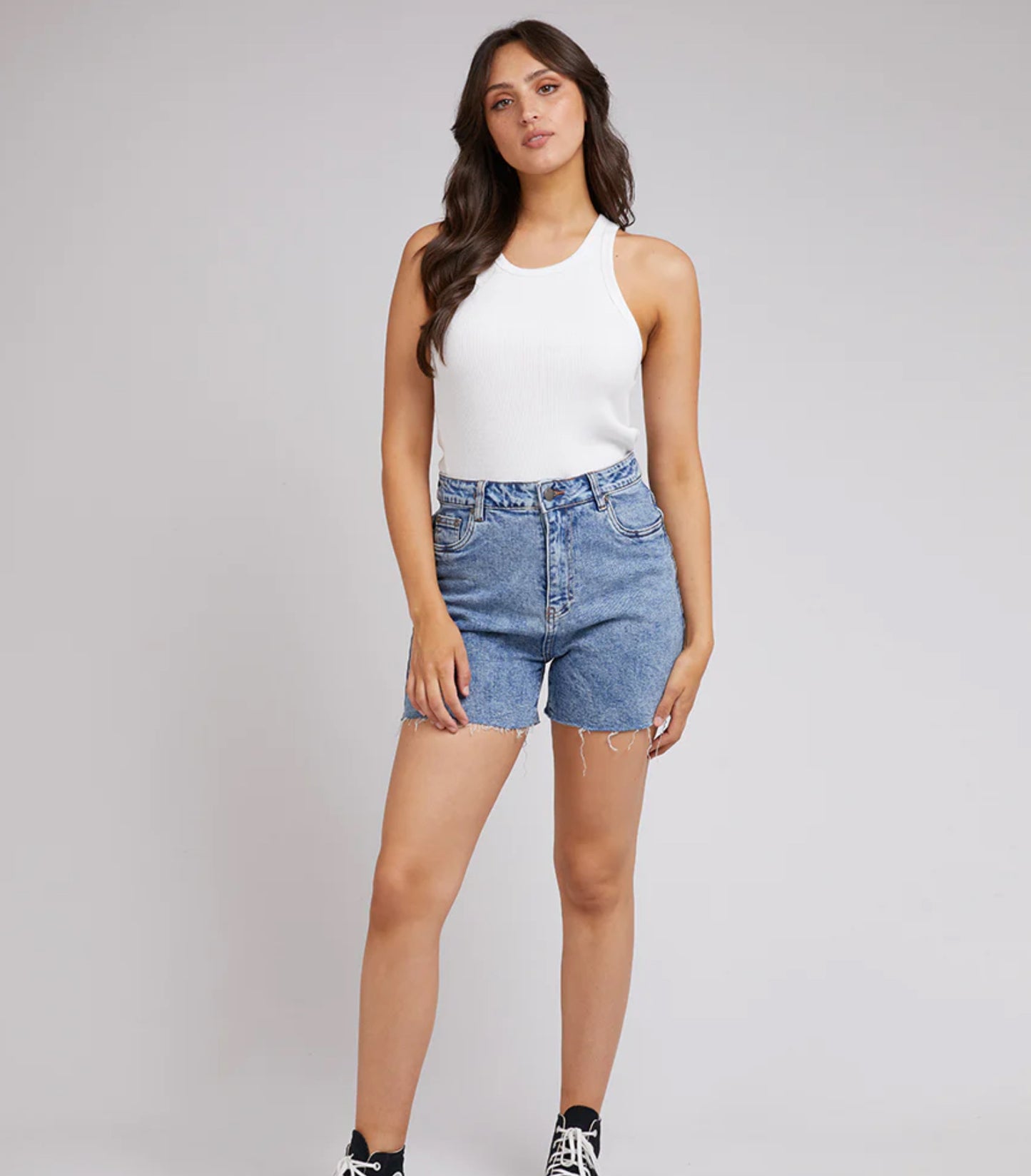 BOBBY CUT OFF DENIM SHORT - LIGHT BLUE