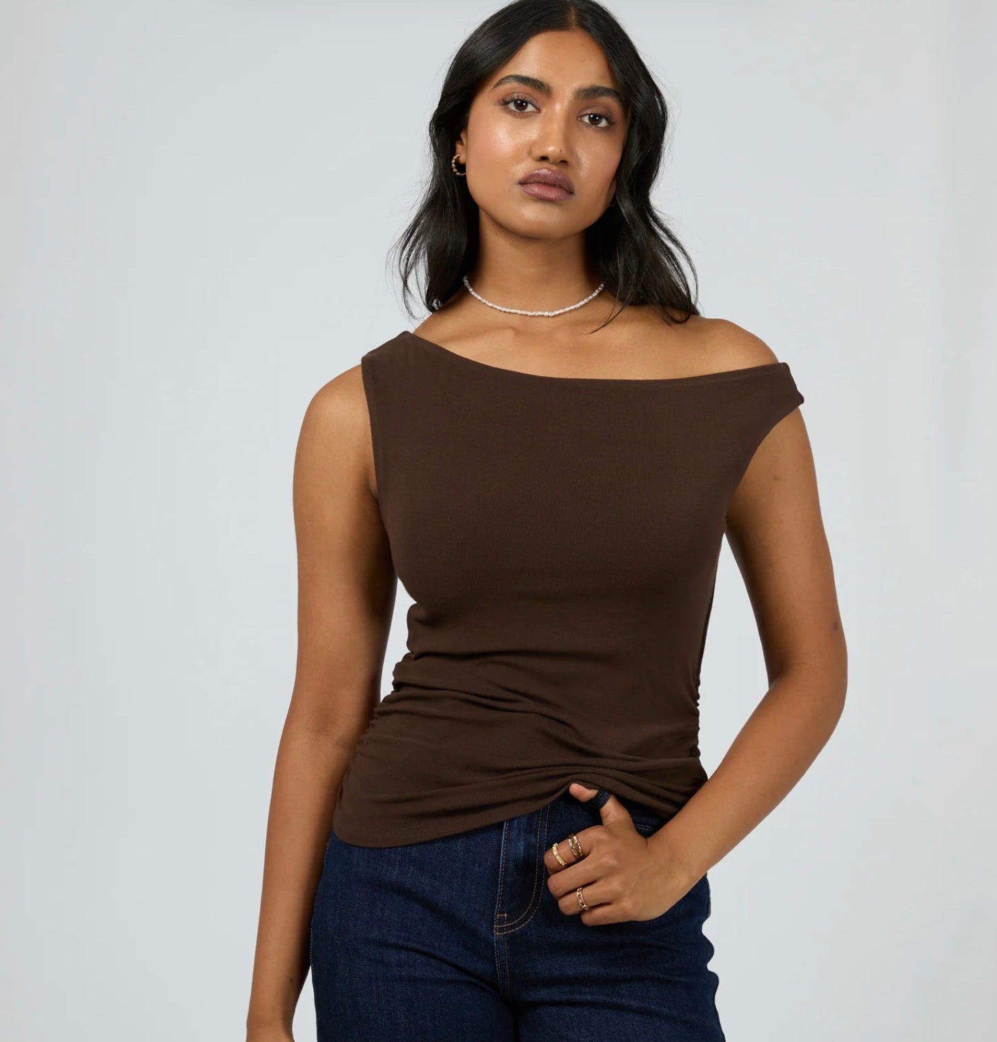 KYLIE OFF SHOULDER TOP - BROWN