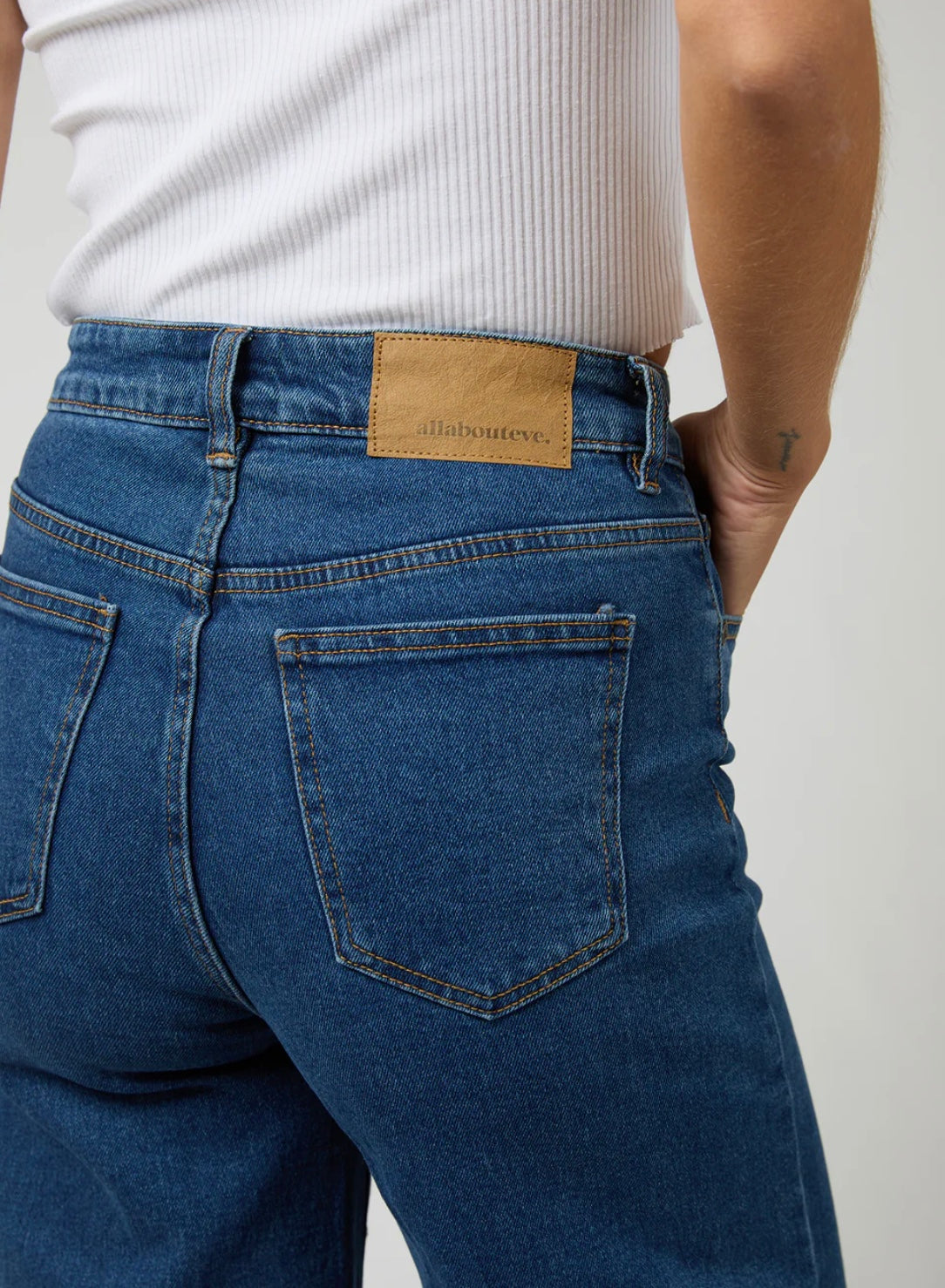CHARLIE HIGH RISE WIDE LEG JEAN MID BLUE