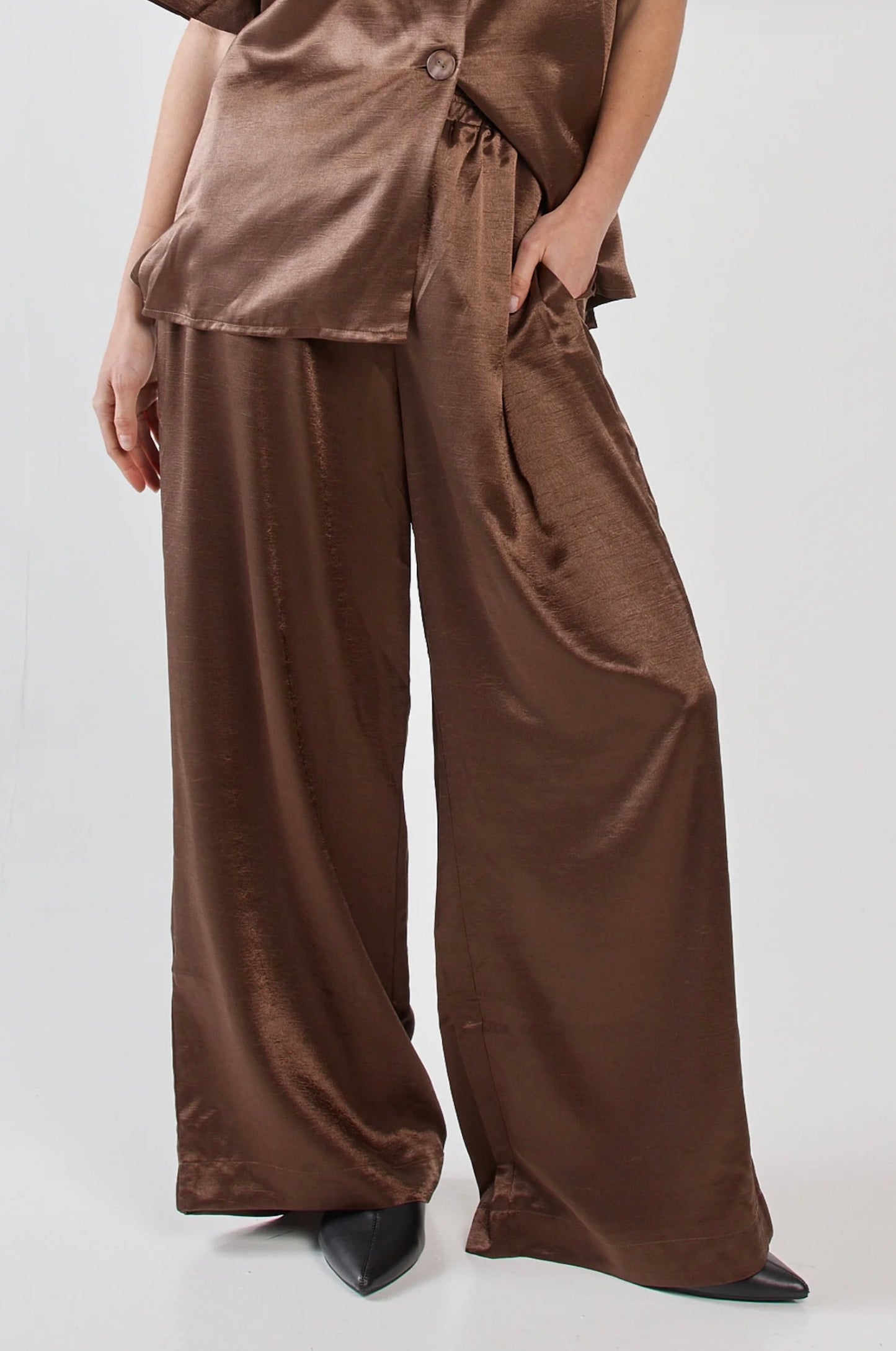 Eddy Crushed Satin Pant - Chocolate