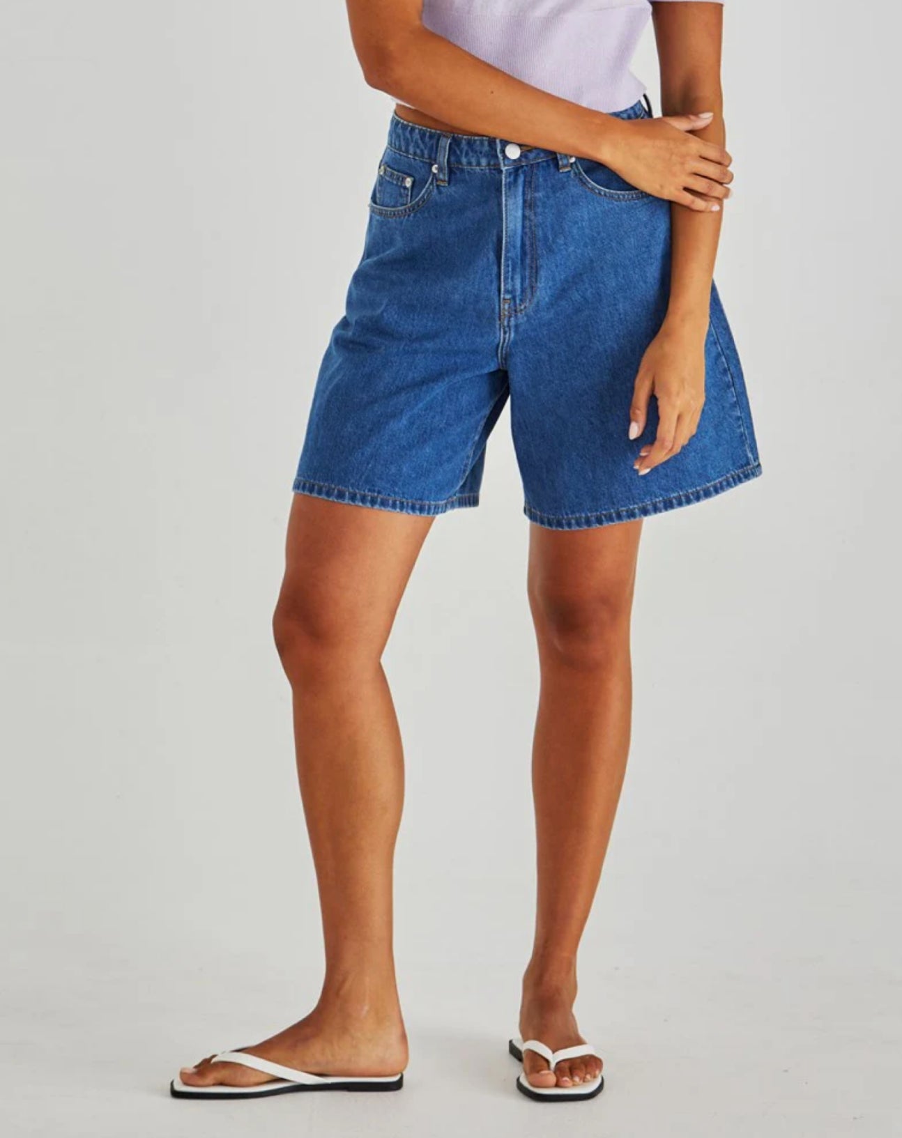 SABINE DENIM SHORTS - MID BLUE WASH