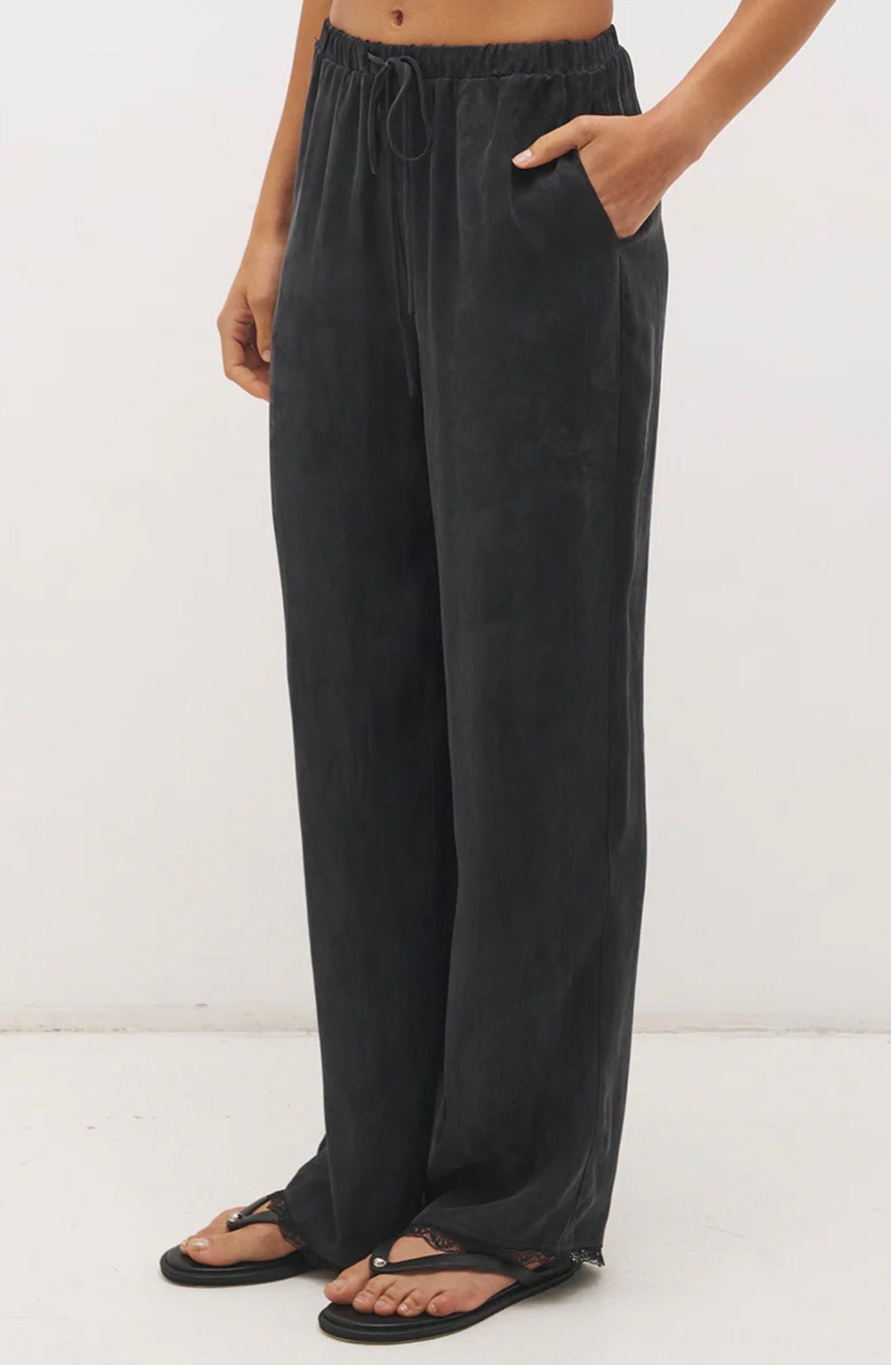 Liora Pant Black