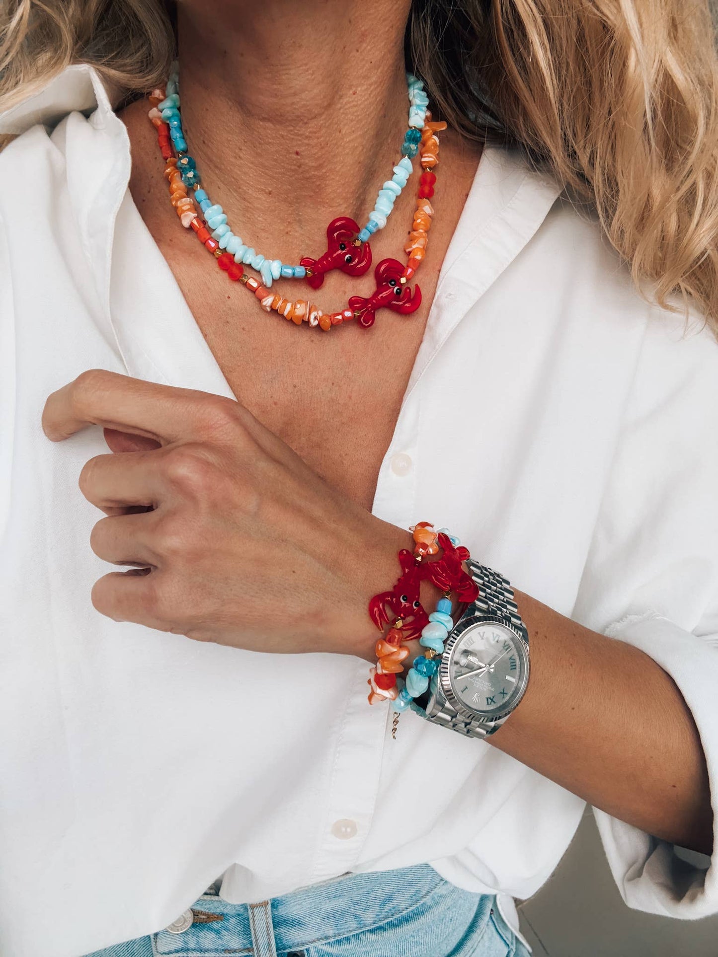 Semiprecious filntisi chips in turquoise with glass lobster: Turquoise