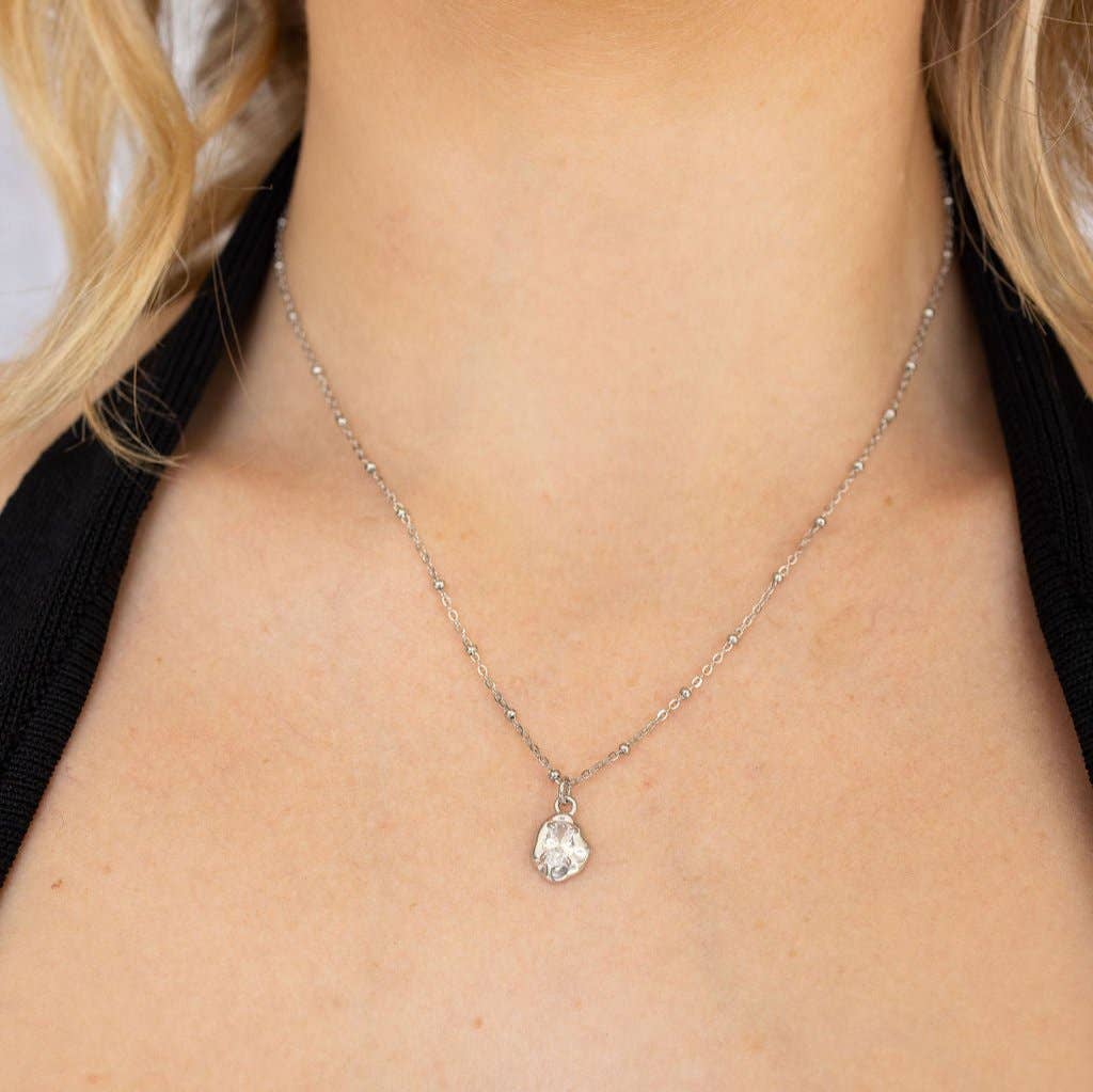 Estrella Necklace: Silver