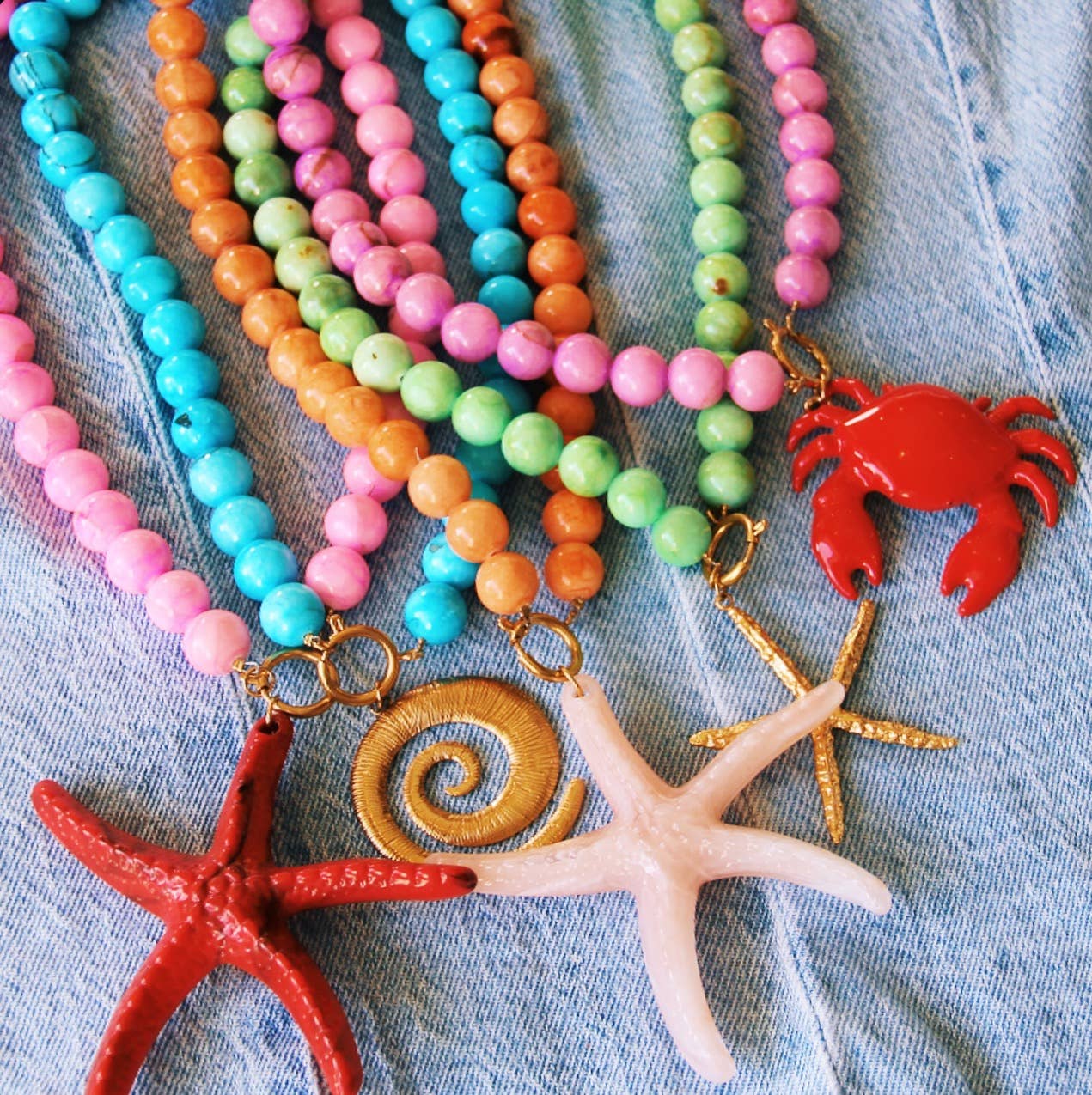 Natural stone bead necklace XL - fuchsia